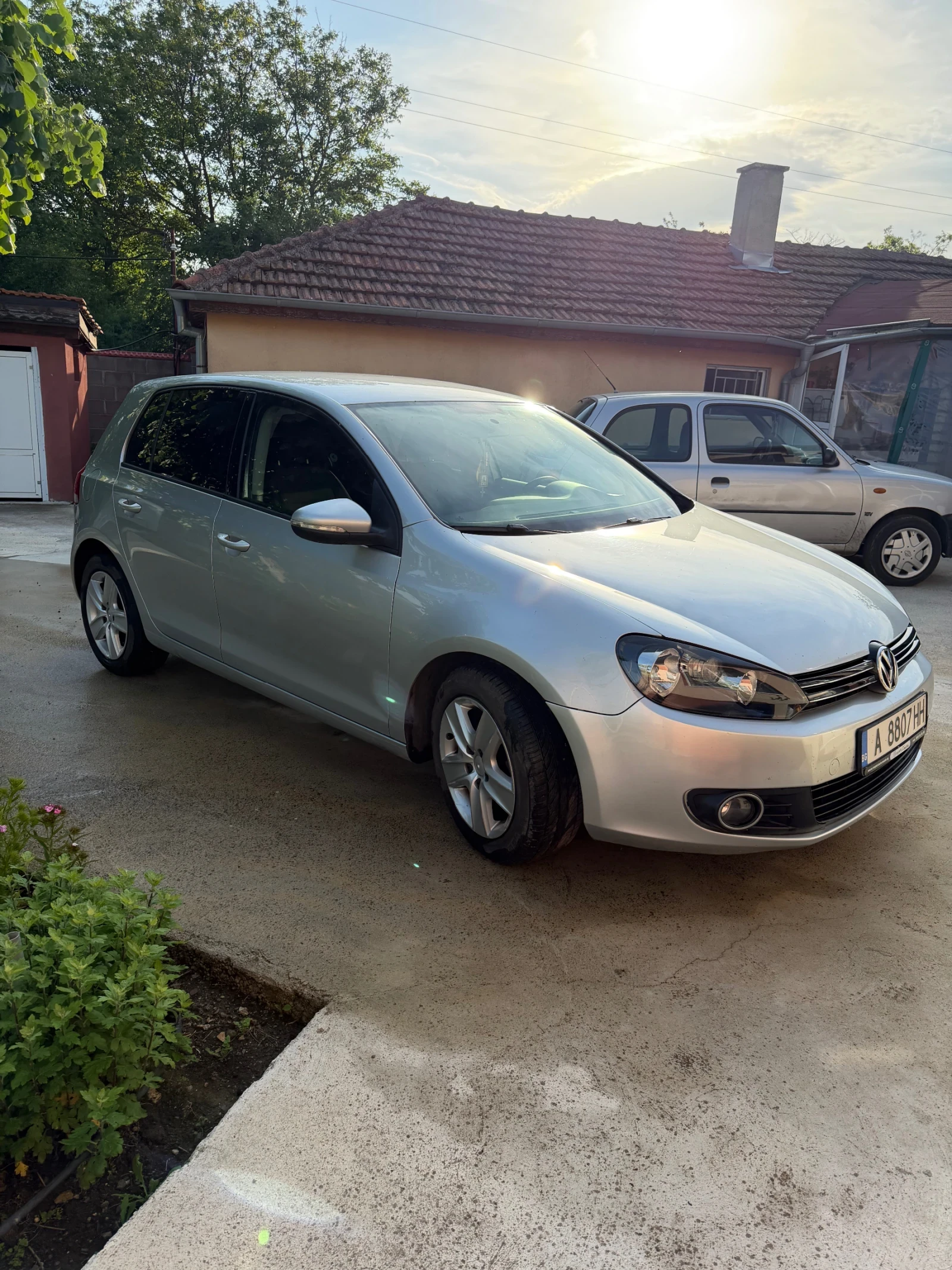 VW Golf, снимка 2 - Автомобили и джипове - 54654298