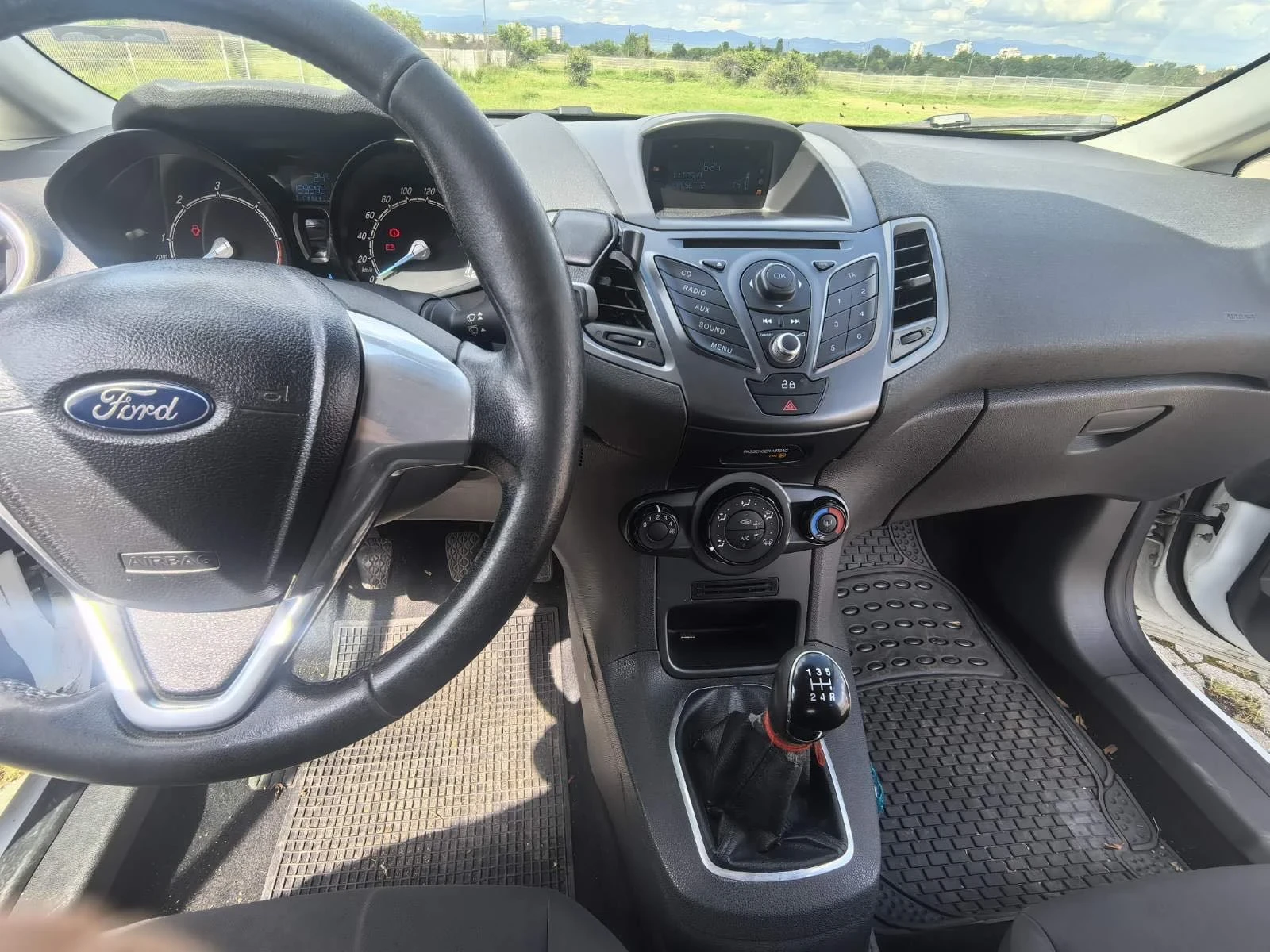 Ford Fiesta, снимка 14 - Автомобили и джипове - 54803557