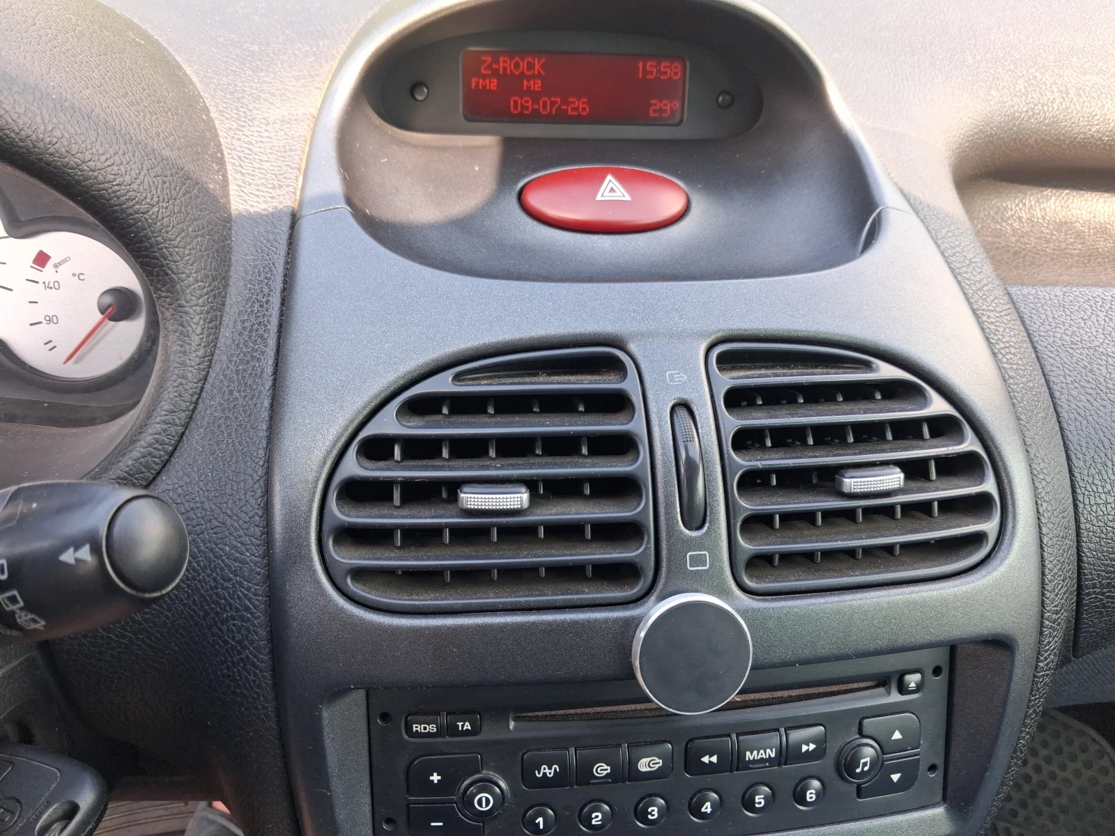 Peugeot 206 SW, снимка 15 - Автомобили и джипове - 55224291