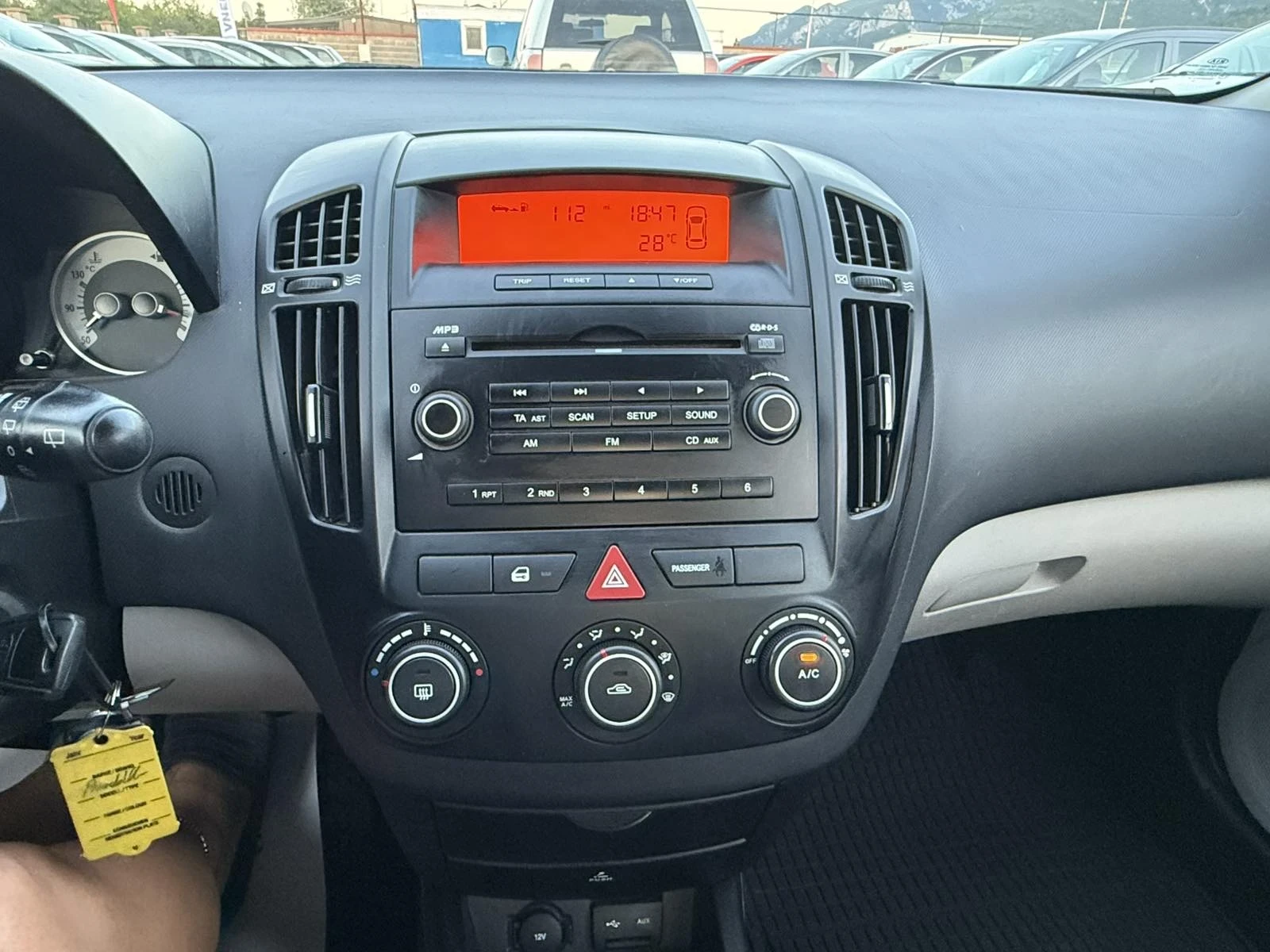 Kia Ceed 1.4 I ����� ��� | Mobile.bg � ����������� 12