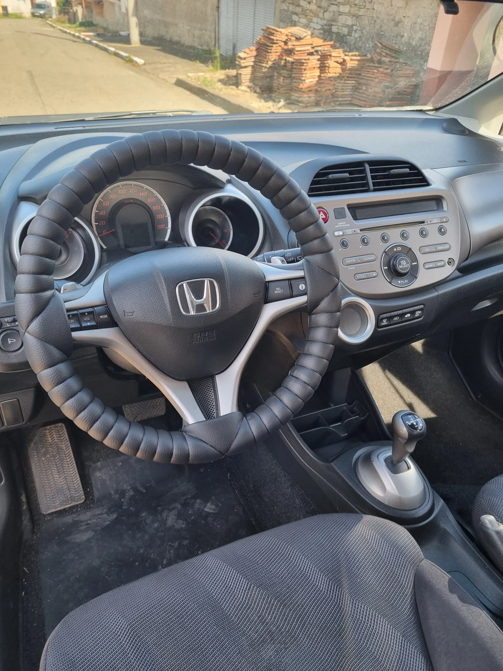 Honda Jazz 1.4 i vtec, снимка 8 - Автомобили и джипове - 55571525