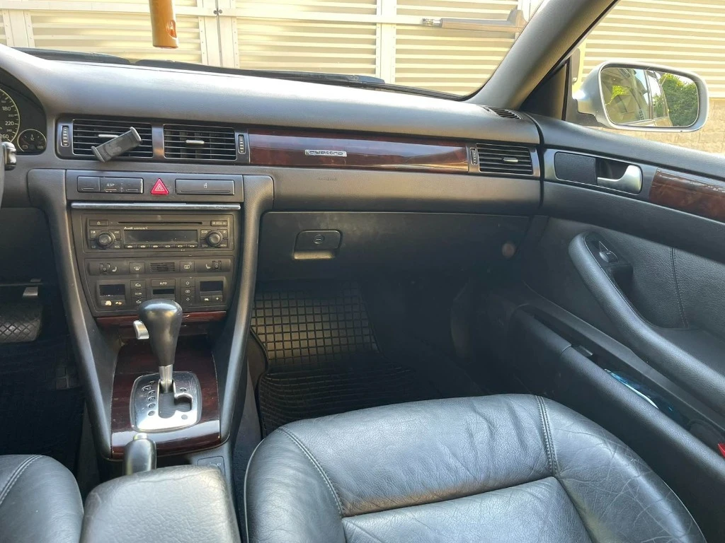 Audi A6 2.5 tdi Quatro, снимка 11 - Автомобили и джипове - 55810644