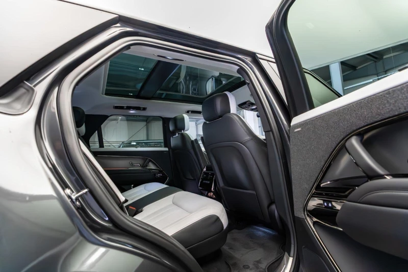 Land Rover Range Rover Sport P460e/PLUG-IN/DYNAMIC SE/MATT/MERIDIAN/PANO/360/, снимка 14 - Автомобили и джипове - 52721443