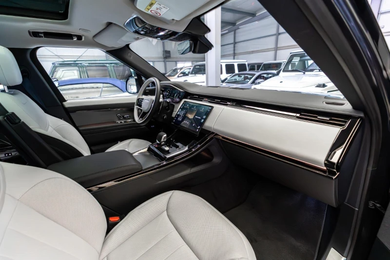 Land Rover Range Rover Sport P460e/PLUG-IN/DYNAMIC SE/MATT/MERIDIAN/PANO/360/, снимка 13 - Автомобили и джипове - 52721443