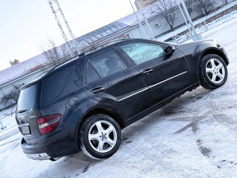Mercedes-Benz ML 320 4x4/ОБСЛУЖЕНА/ВСИЧКО Е ПЛАТЕНО ДО ЮЛИ 2026г. ! ! , снимка 2 - Автомобили и джипове - 53040250