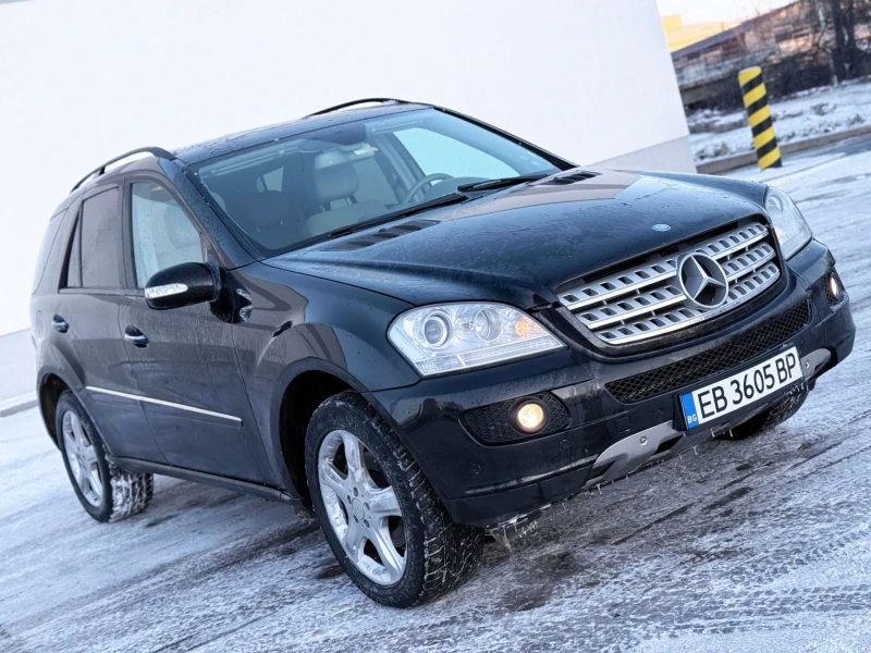 Mercedes-Benz ML 320 4x4/ОБСЛУЖЕНА/ВСИЧКО Е ПЛАТЕНО ДО ЮЛИ 2026г. ! ! , снимка 5 - Автомобили и джипове - 53040250