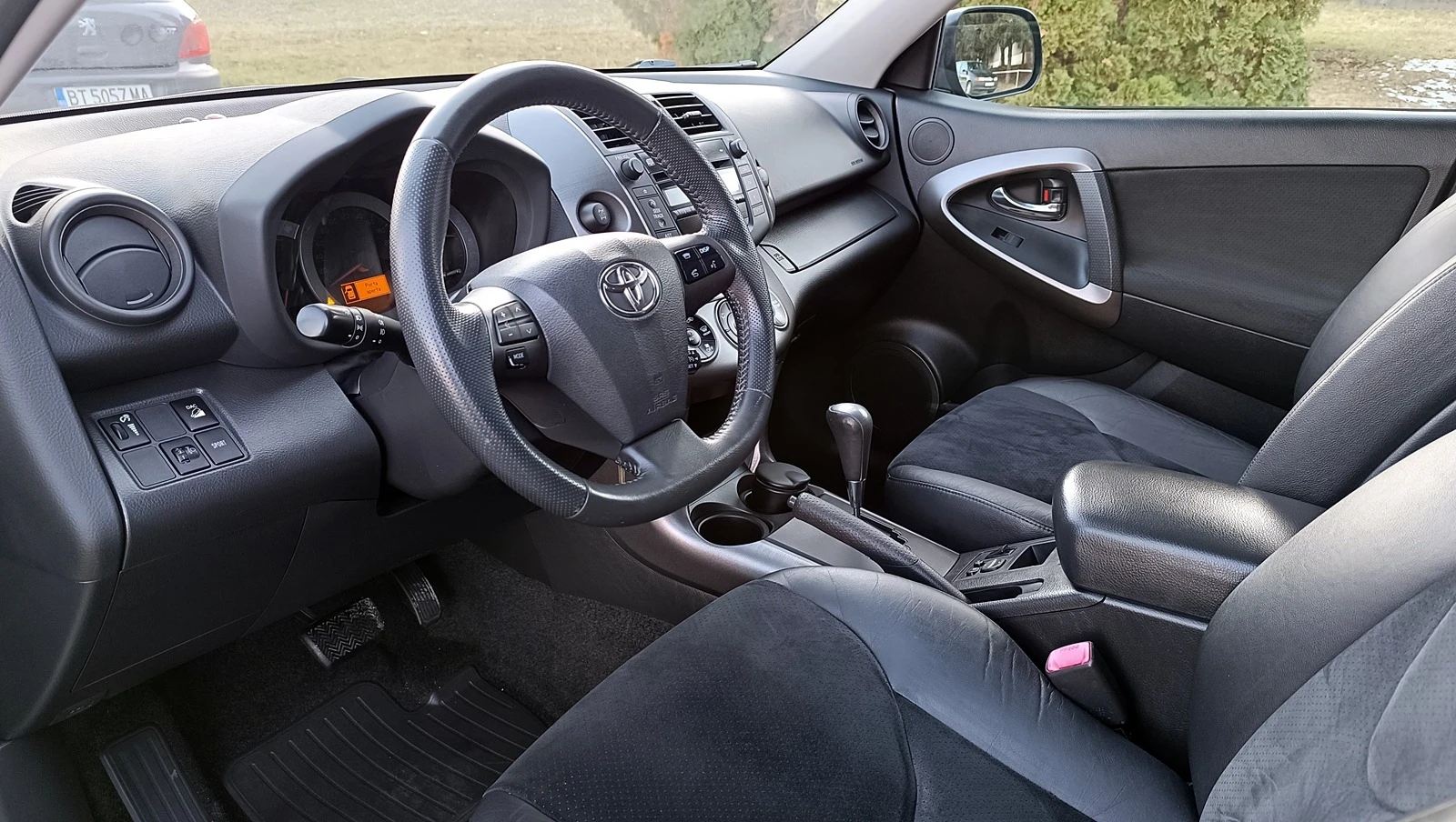 Toyota Rav4 2.2 D - изображение 10