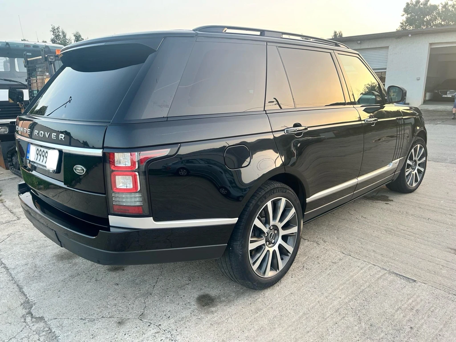 Land Rover Range rover 4, 4TD V8 Business AUTOBIOGRAPHY  - изображение 4