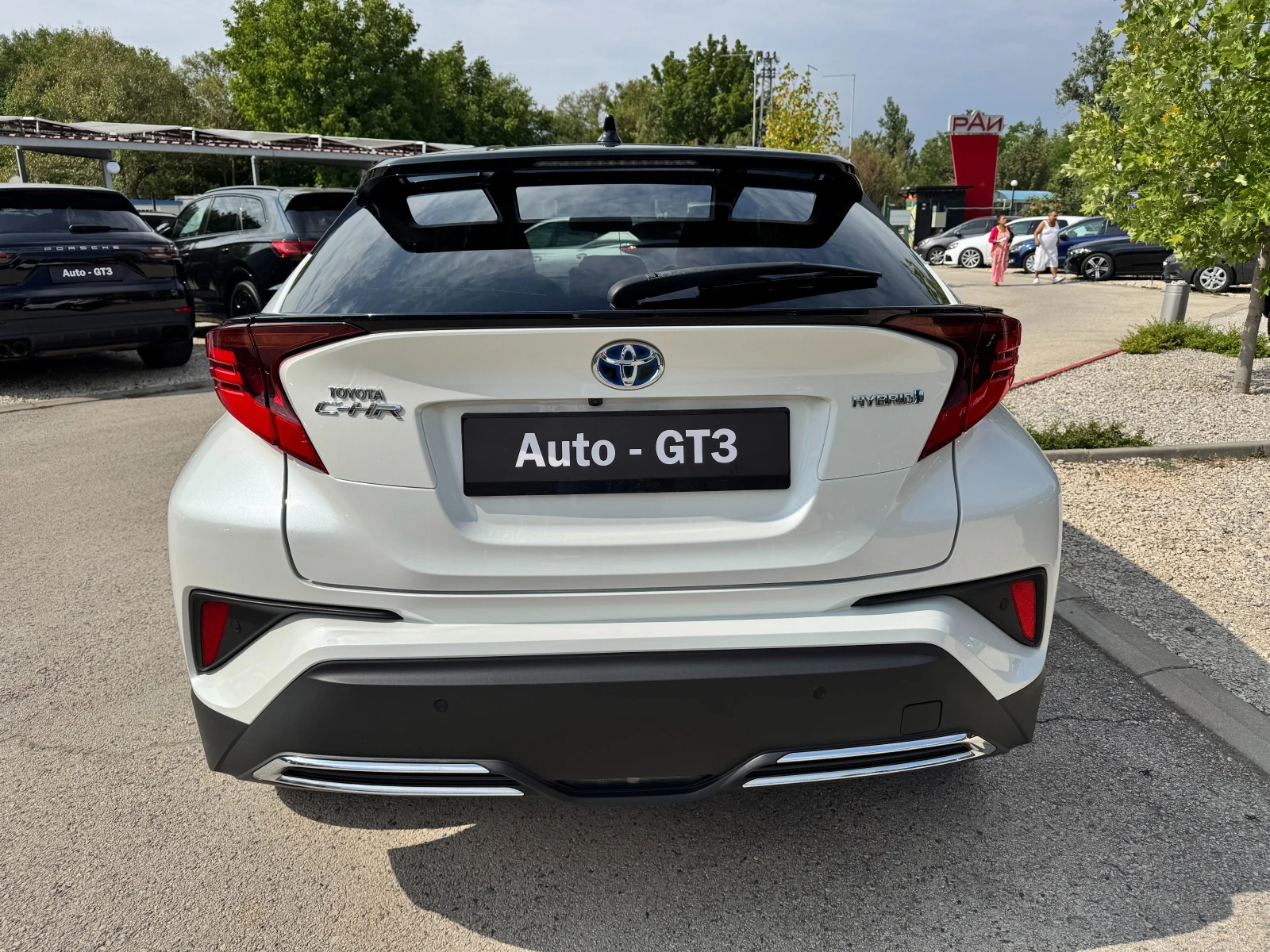 Toyota C-HR 2.0h 184k.с Luxury Гаранция FACE - изображение 5