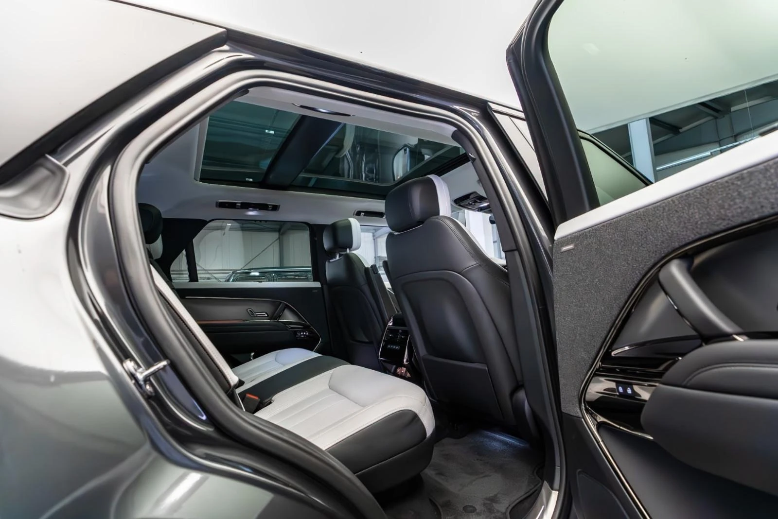 Land Rover Range Rover Sport P460e/PLUG-IN/DYNAMIC SE/MATT/MERIDIAN/PANO/360/ | Mobile.bg � ����������� 14