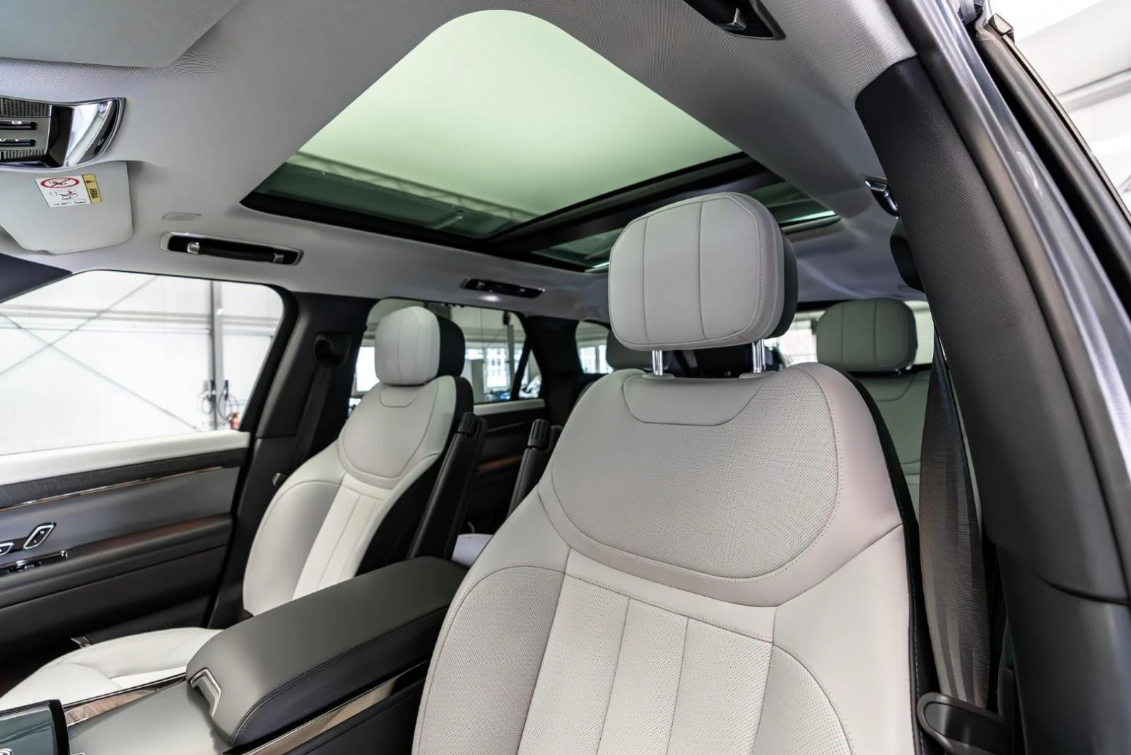 Land Rover Range Rover Sport P460e/PLUG-IN/DYNAMIC SE/MATT/MERIDIAN/PANO/360/ - изображение 9