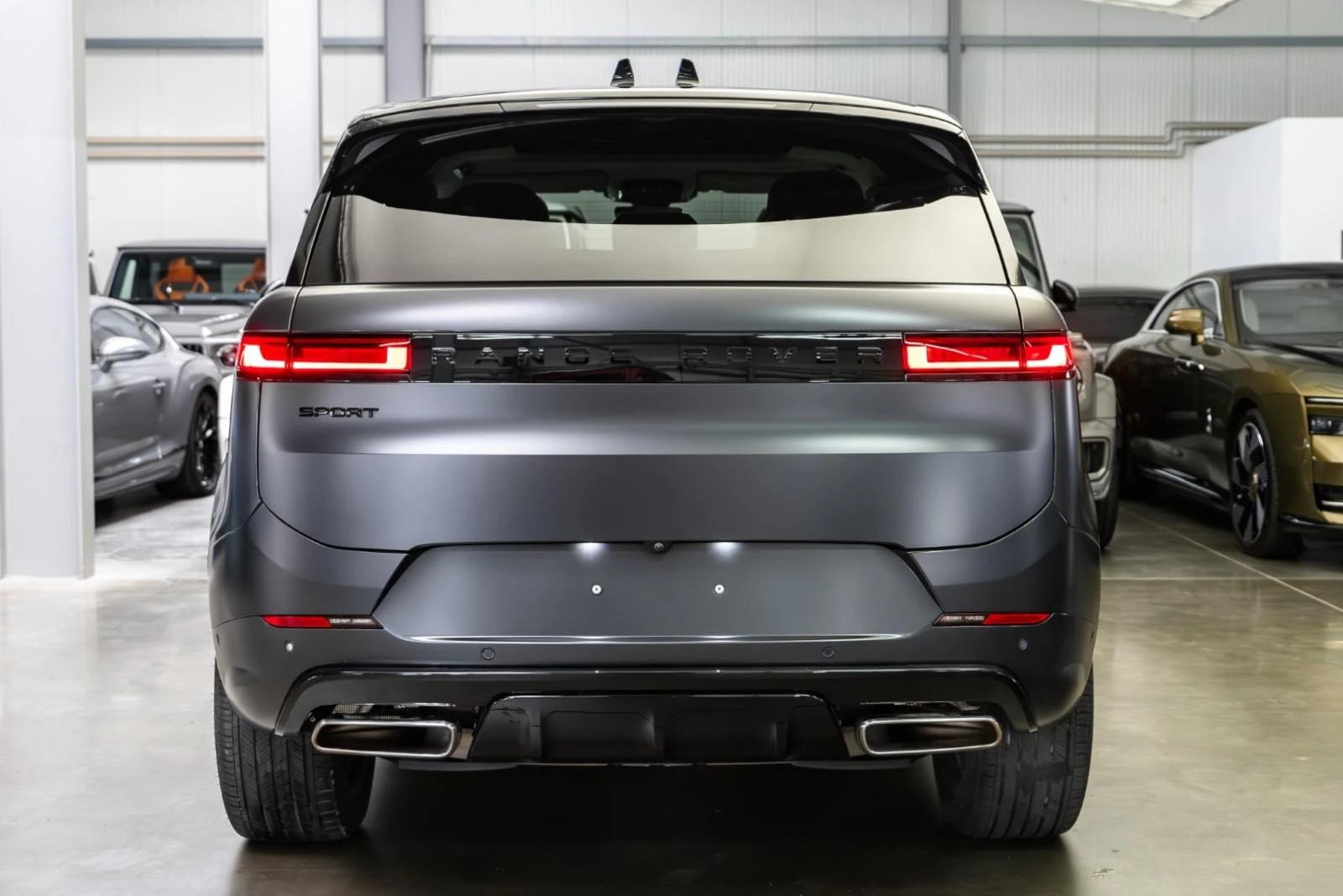 Land Rover Range Rover Sport P460e/PLUG-IN/DYNAMIC SE/MATT/MERIDIAN/PANO/360/ - изображение 6