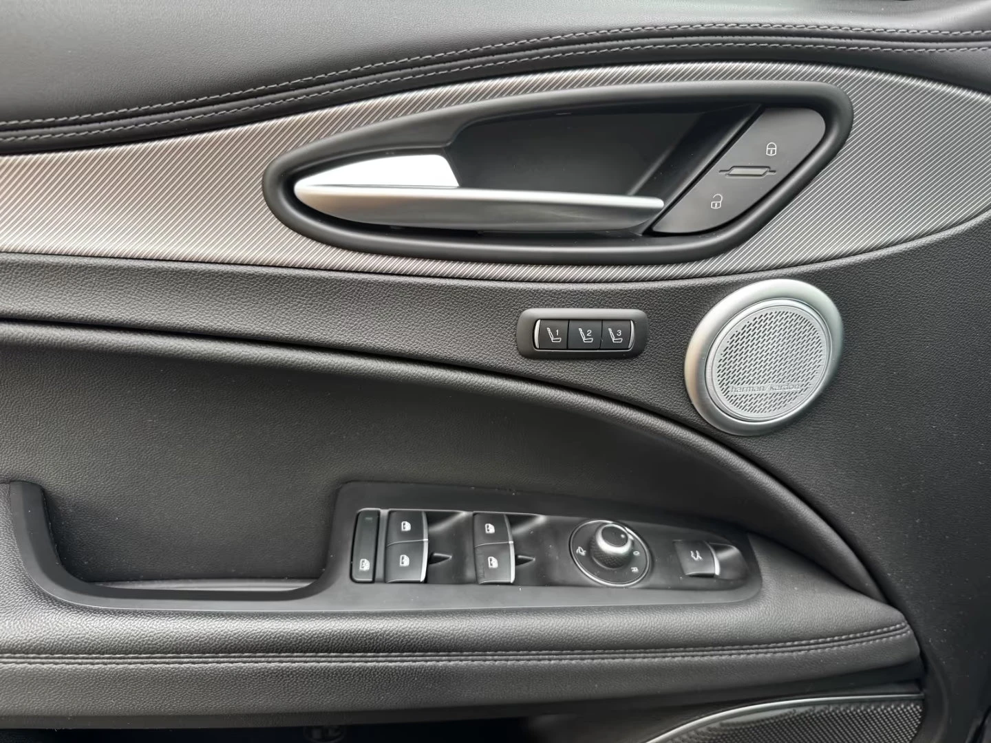 Alfa Romeo Stelvio VELOCE/Q4/280HP/CAM/H&K/PANO/ACC/1003v | Mobile.bg � ����������� 16