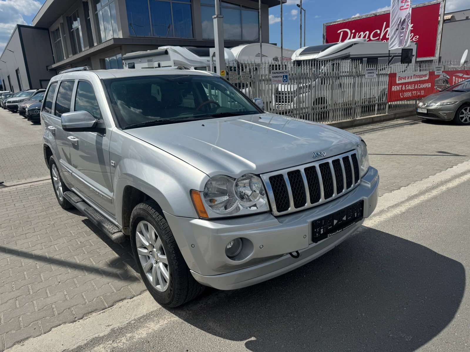 Jeep Grand cherokee Overland, снимка 2 - Автомобили и джипове - 54157374