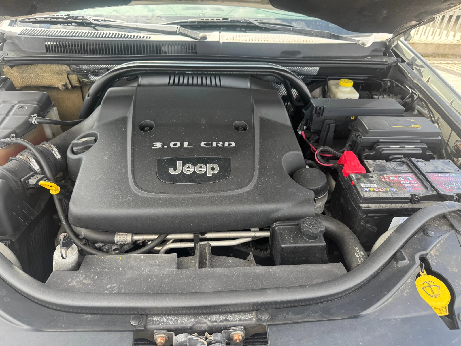 Jeep Grand cherokee Overland, снимка 15 - Автомобили и джипове - 54157374