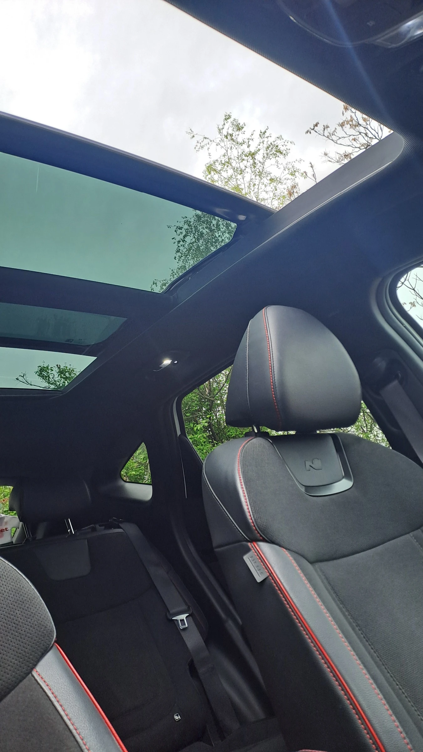 Hyundai Tucson N LINE PLUG-IN HYBRID 4X4 PREMIUM, снимка 12 - Автомобили и джипове - 54214040