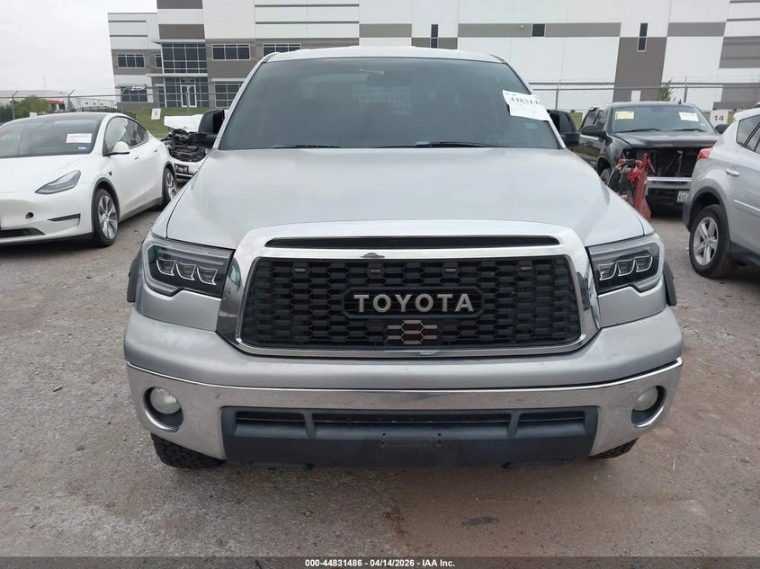 Toyota Tundra 4.6L V-8 DOHC, VVT, 310HP 4X2 Drive | Mobile.bg � ����������� 12