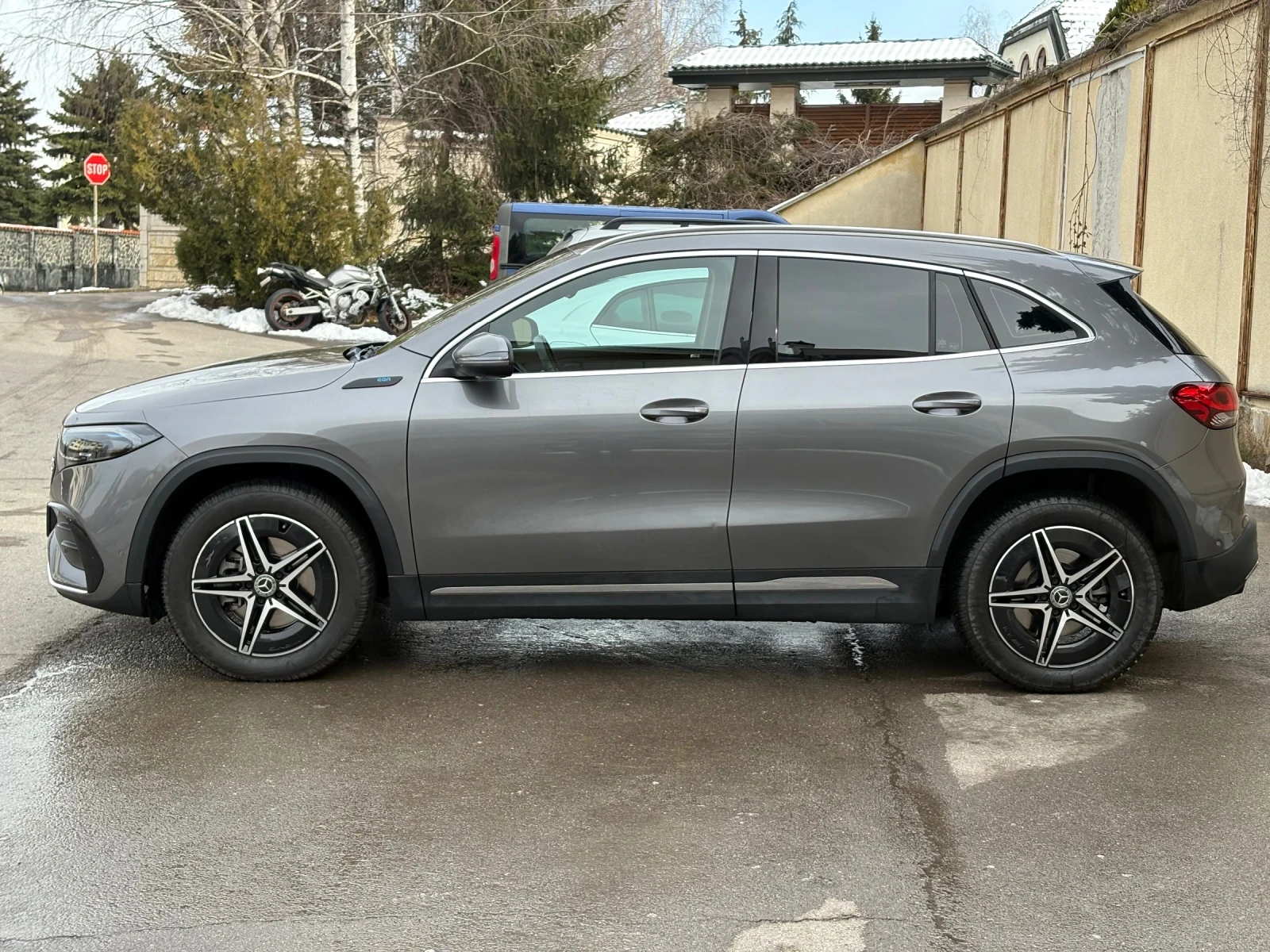 Mercedes-Benz EQA, снимка 5 - Автомобили и джипове - 54413668