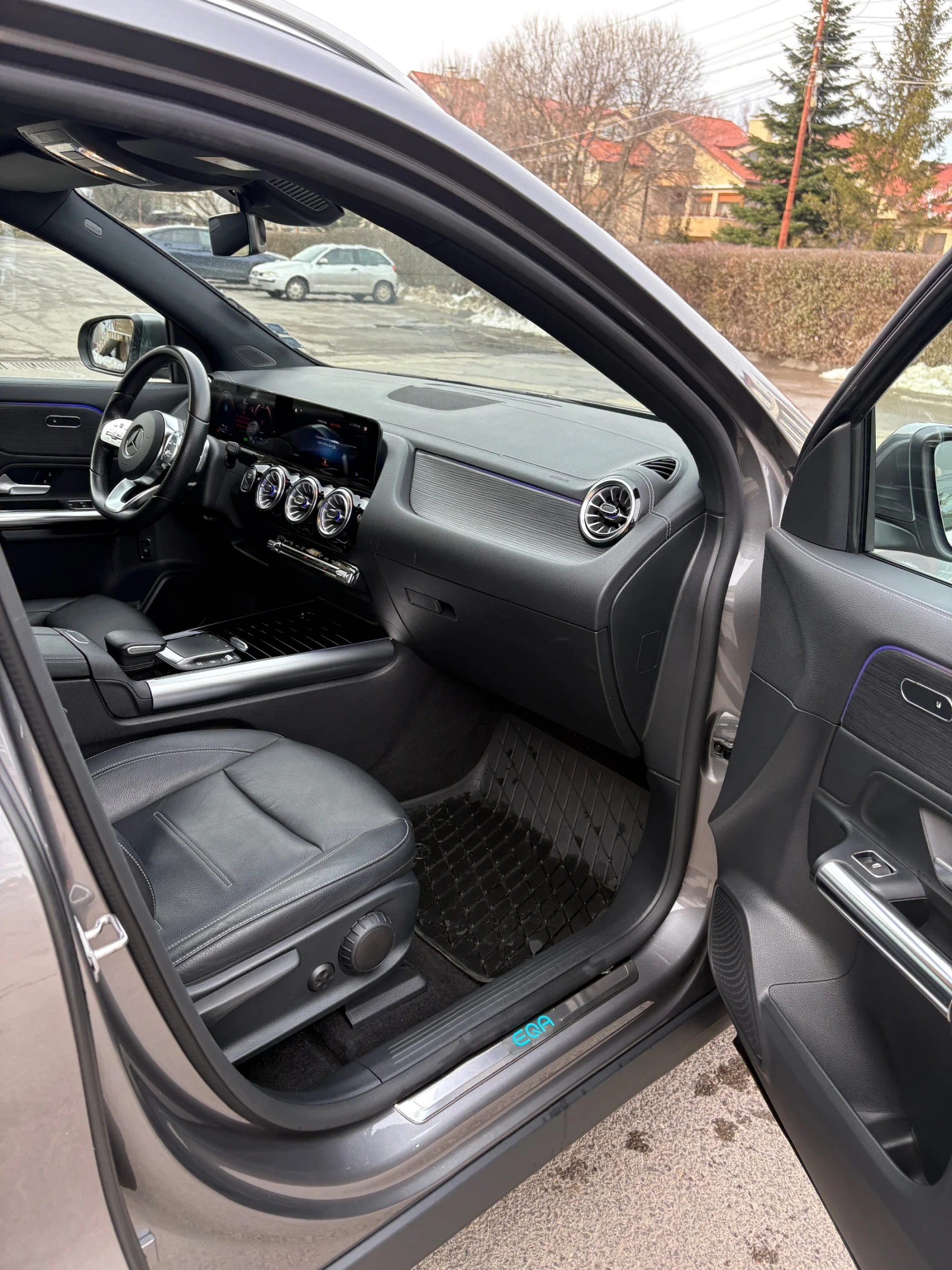 Mercedes-Benz EQA, снимка 11 - Автомобили и джипове - 54413668