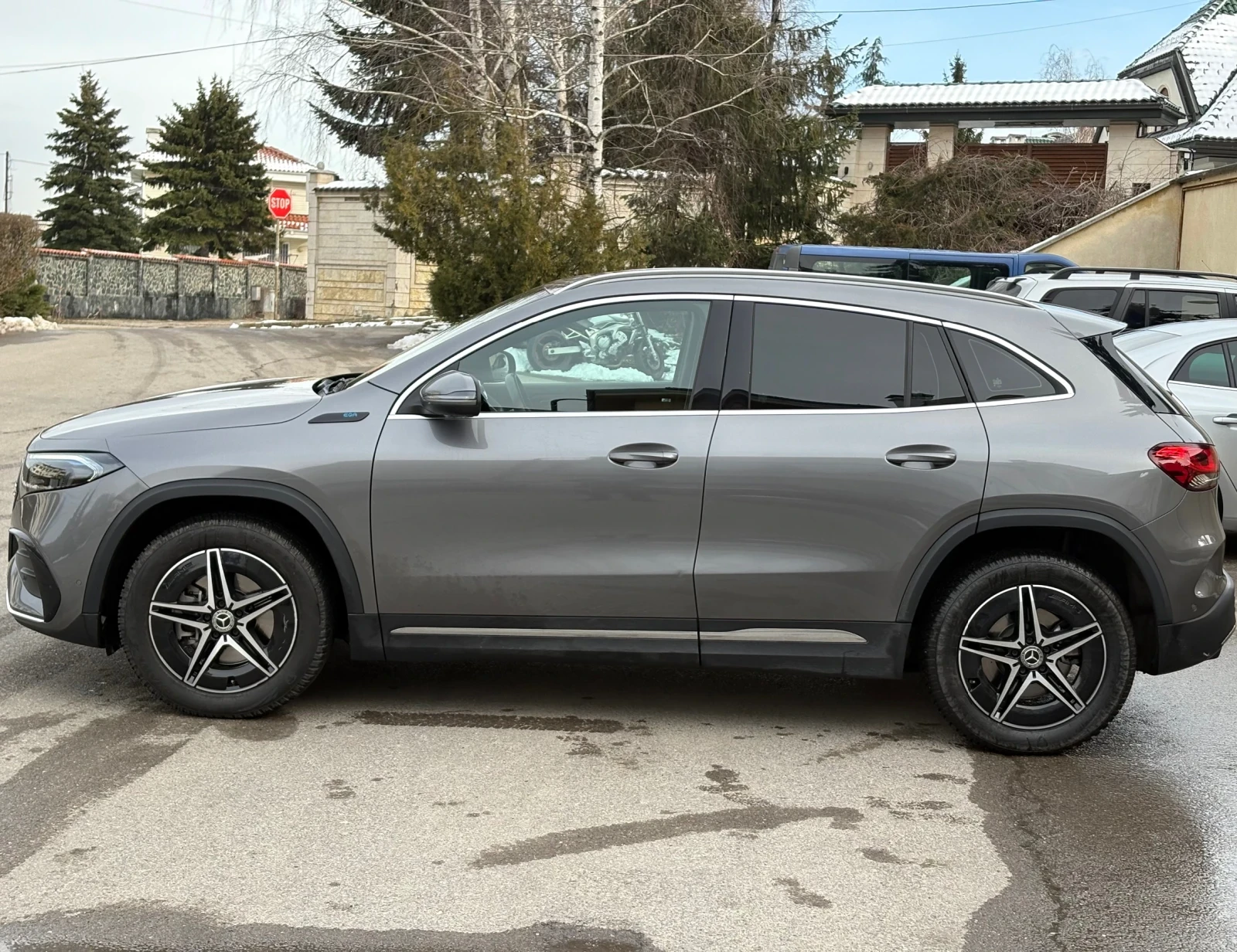Mercedes-Benz EQA, снимка 9 - Автомобили и джипове - 54413668