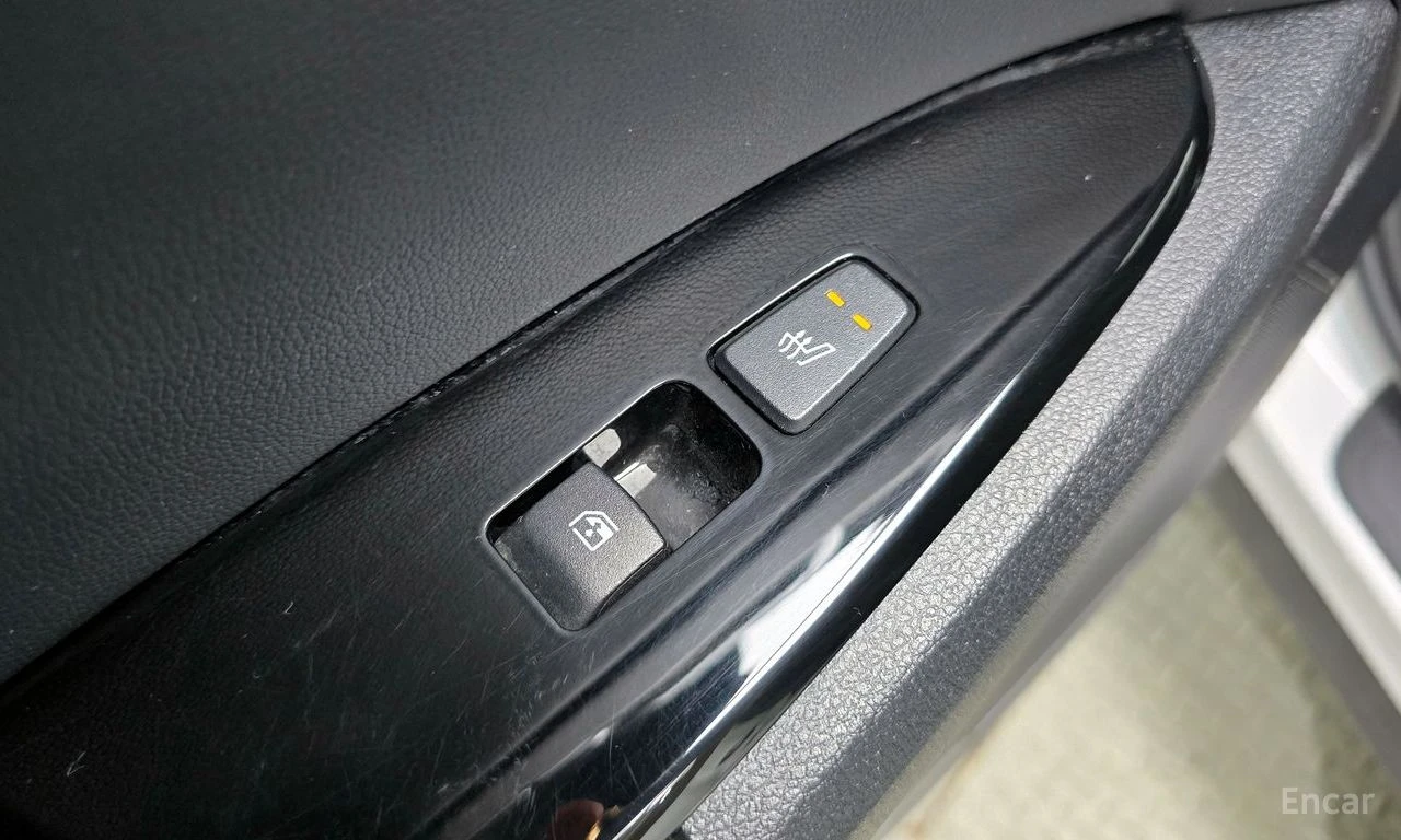 Kia Sportage 1.6 Turbo* Signature 4x4* DISTRONIC* 360 CAM* , снимка 15 - Автомобили и джипове - 54928878