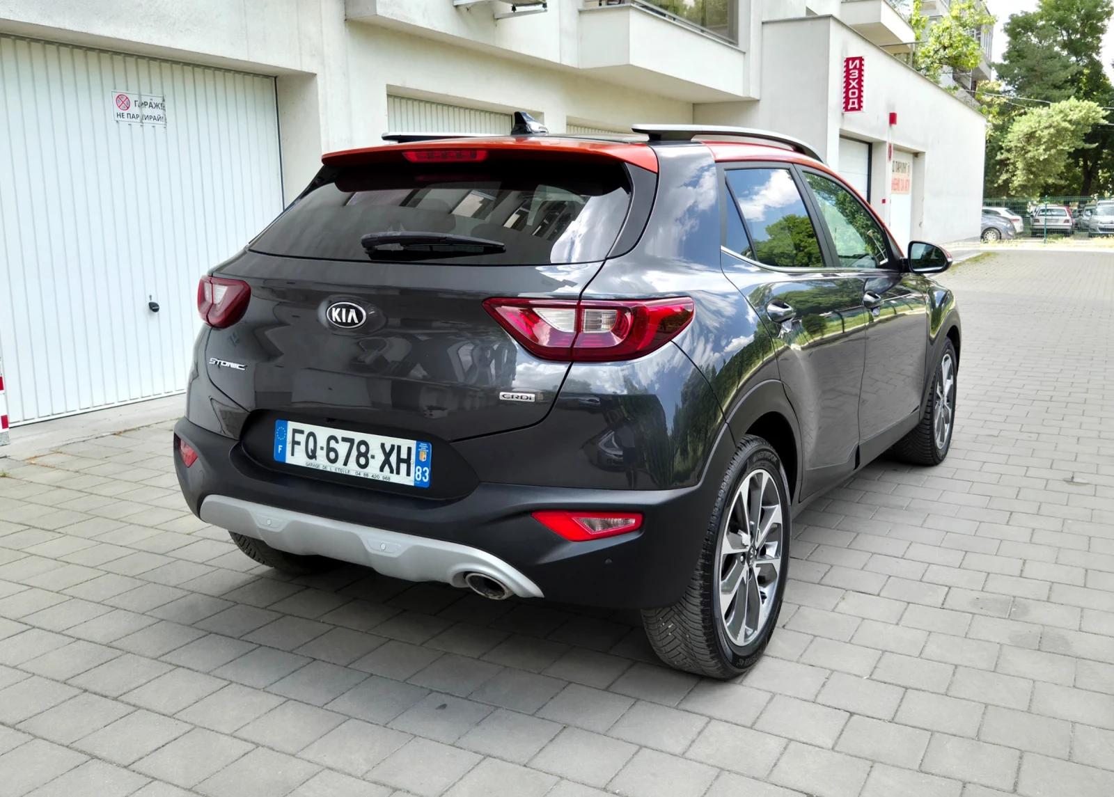 Kia Stonic 1.6 CRDi PREMIUM /ПОДГРЕВ /KEYLESS /КАМЕРА/КОЖА, снимка 4 - Автомобили и джипове - 54933989