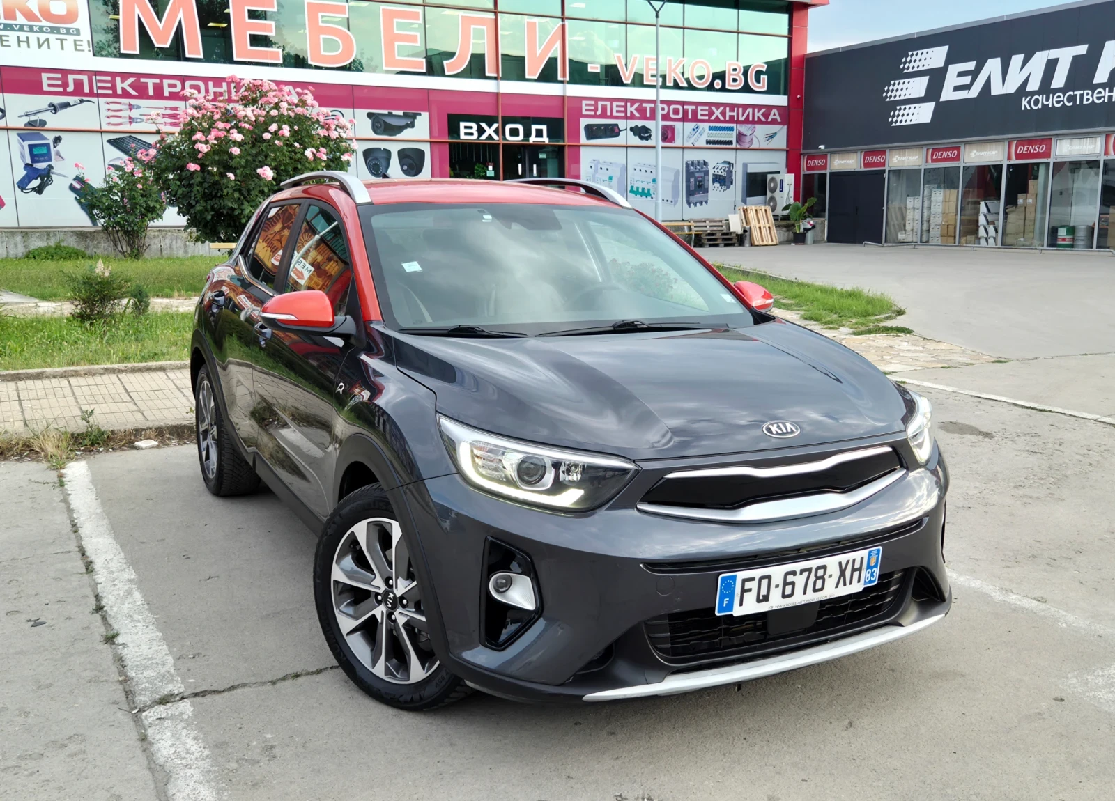 Kia Stonic 1.6 CRDi PREMIUM /ПОДГРЕВ /KEYLESS /КАМЕРА/КОЖА