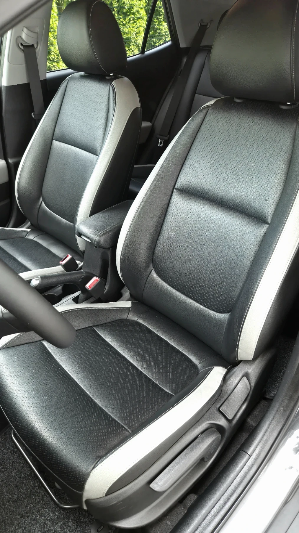 Kia Stonic 1.6 CRDi PREMIUM /ПОДГРЕВ /KEYLESS /КАМЕРА/КОЖА, снимка 9 - Автомобили и джипове - 54933989