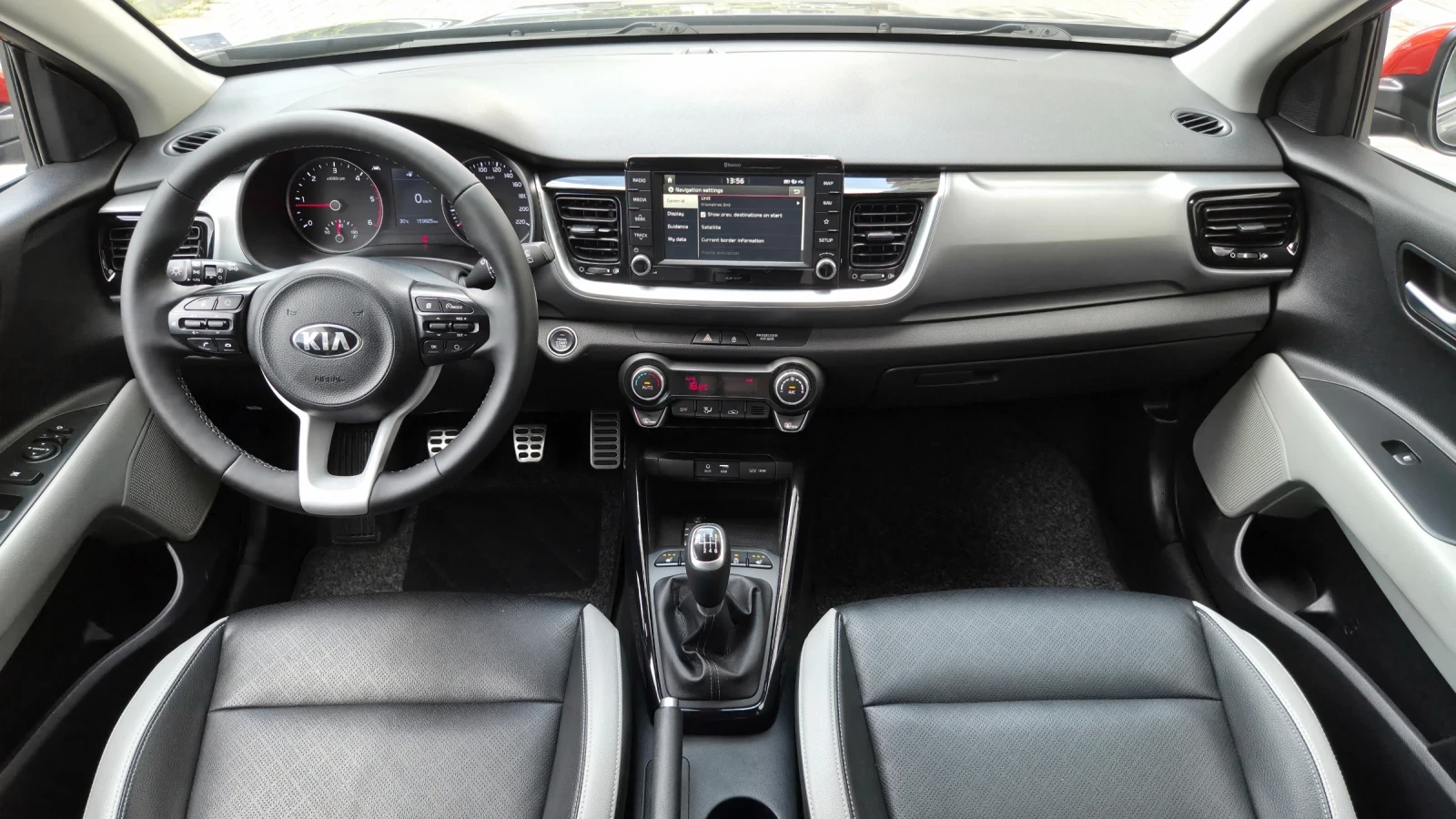 Kia Stonic 1.6 CRDi PREMIUM /ПОДГРЕВ /KEYLESS /КАМЕРА/КОЖА, снимка 12 - Автомобили и джипове - 54933989