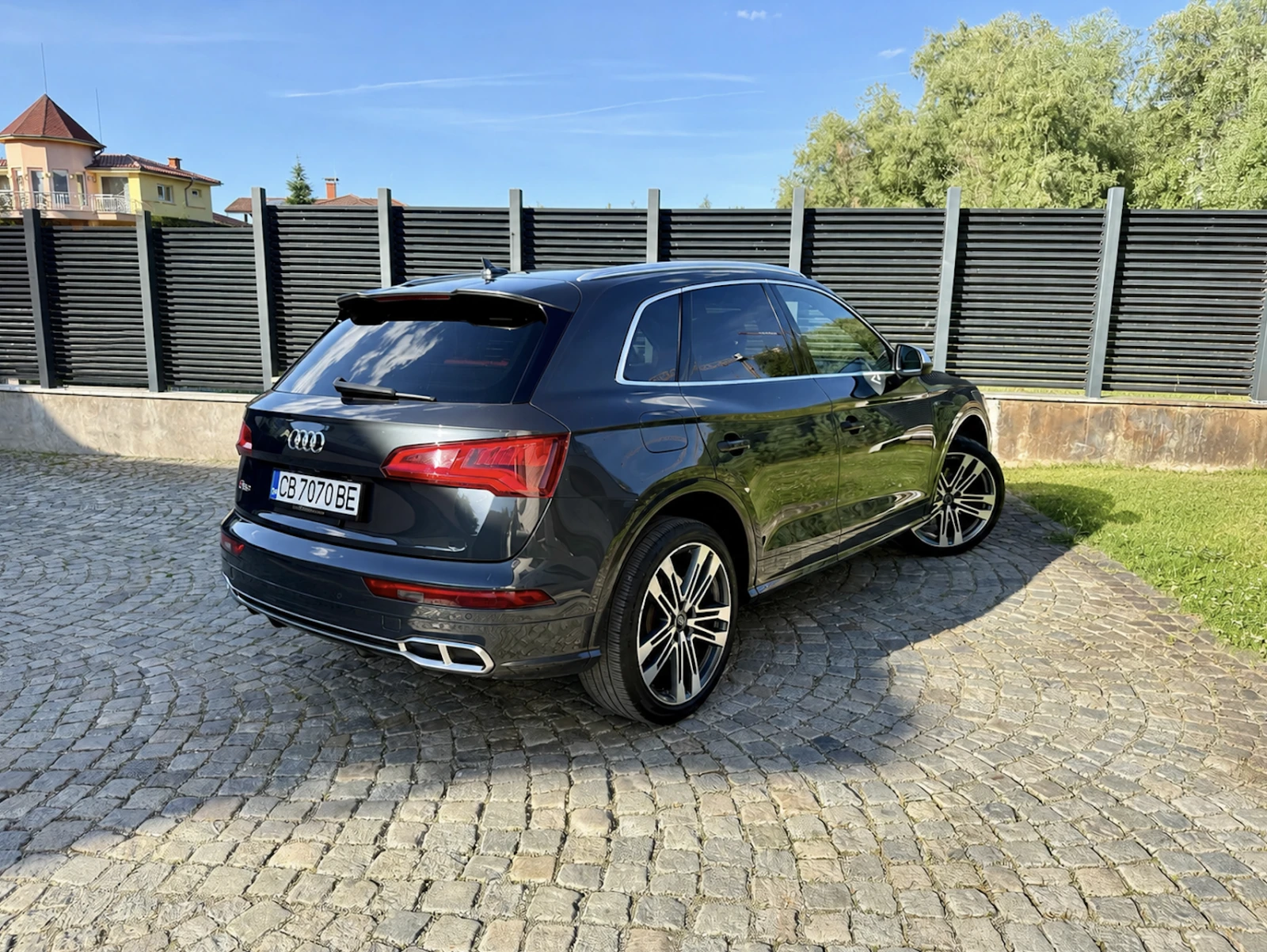 Audi SQ5 3.0 TFSI/360/Head-up/3D B&O/Панорама/Дигитално, снимка 2 - Автомобили и джипове - 54943521