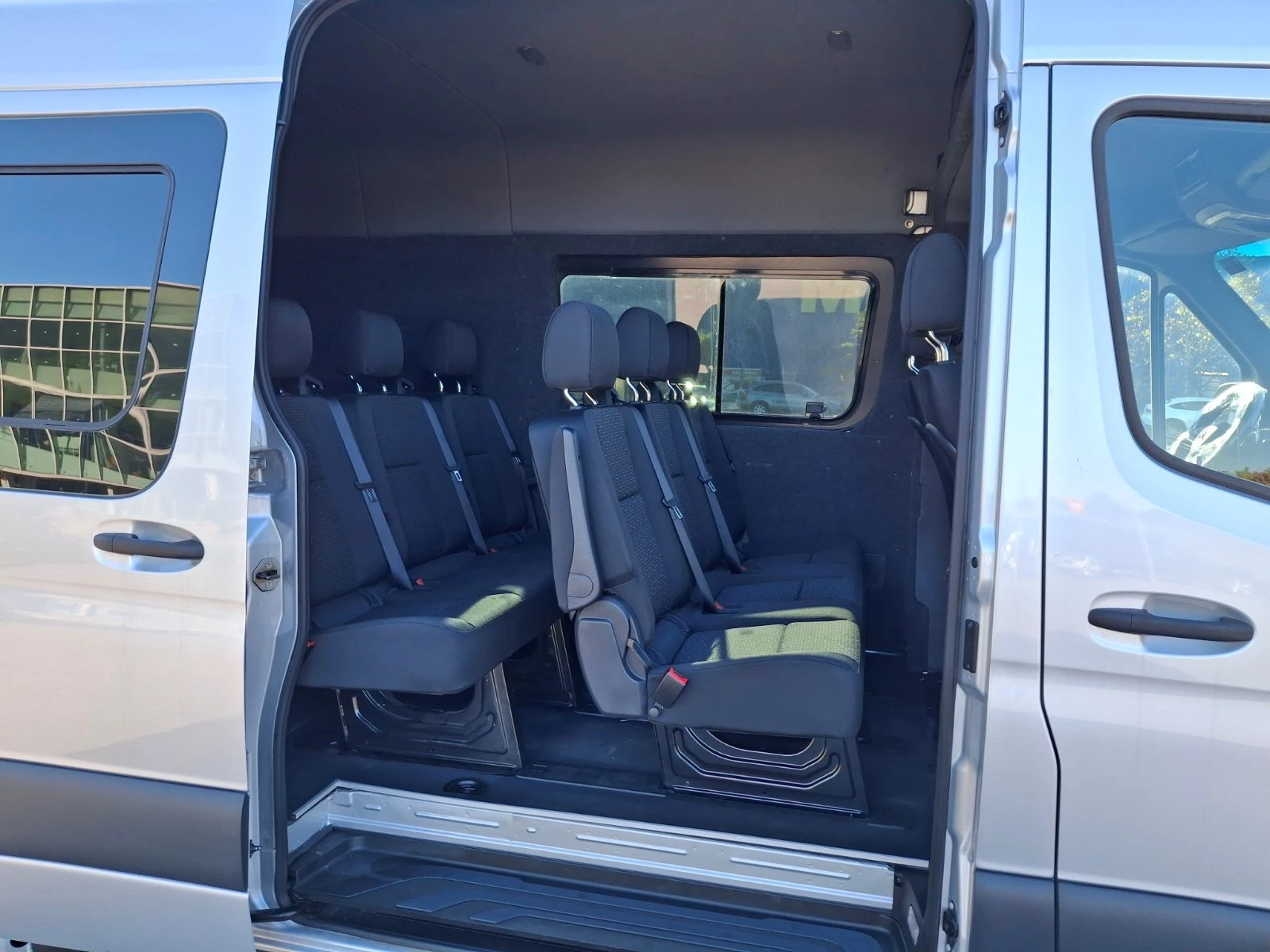 Mercedes-Benz Sprinter 319 Tourer V6 4x4 - изображение 5