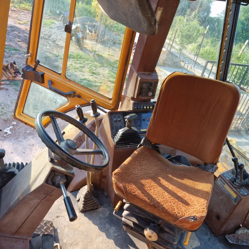 Багер Case 580 SK, снимка 8 - Индустриална техника - 50225853