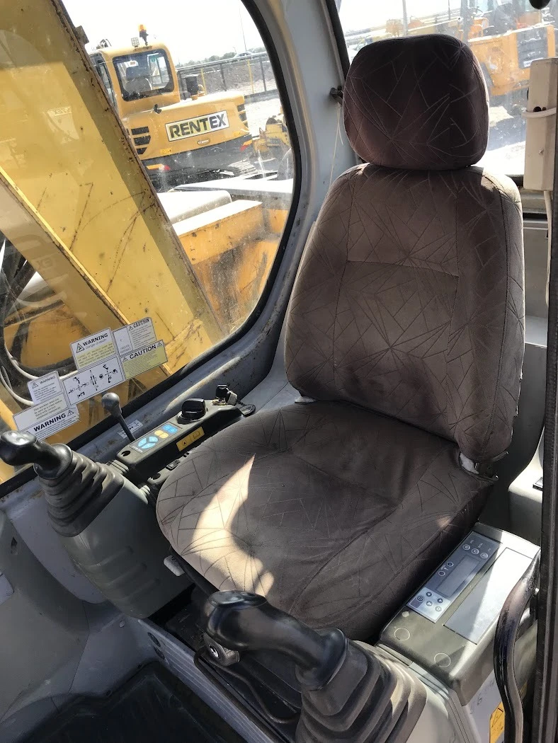 Багер New Holland Kobelco E70SR-1ES 8000кг., снимка 12 - Индустриална техника - 45238903