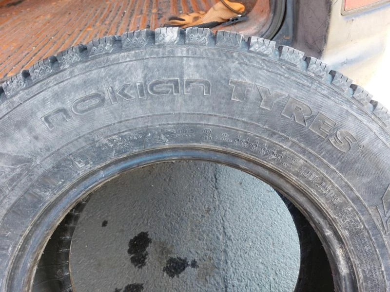 Гуми Зимни 205/80R16, снимка 6 - Гуми и джанти - 35993031