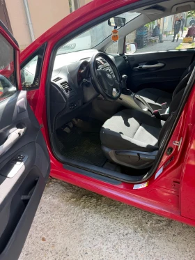 Toyota Auris, снимка 1