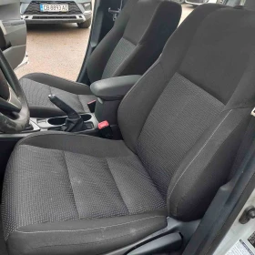 Toyota Auris, снимка 6