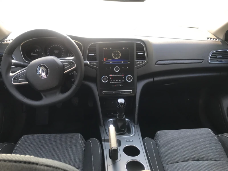 Renault Megane, снимка 8 - Автомобили и джипове - 47074527