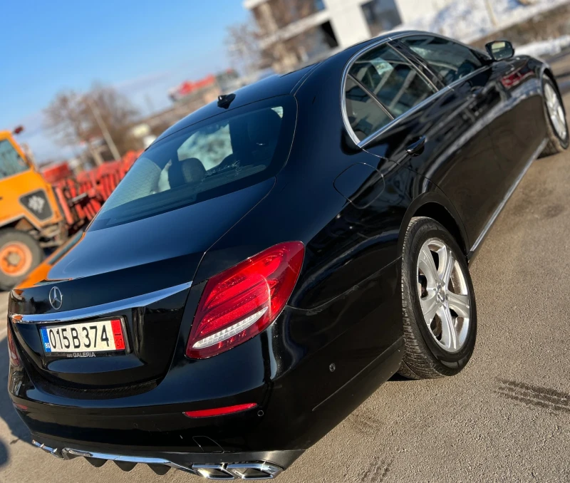 Mercedes-Benz E 220 AMG PACK, снимка 10 - Автомобили и джипове - 49478966