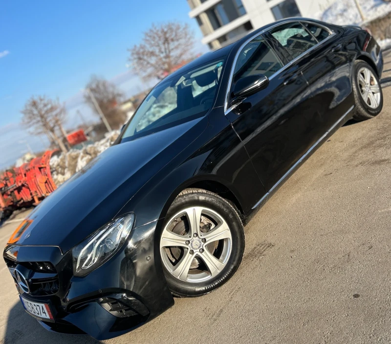 Mercedes-Benz E 220 AMG PACK, снимка 7 - Автомобили и джипове - 49478966