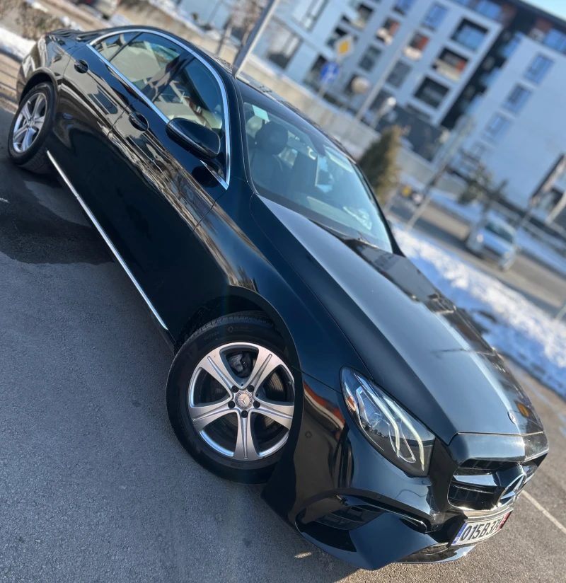 Mercedes-Benz E 220 AMG PACK, снимка 3 - Автомобили и джипове - 49478966