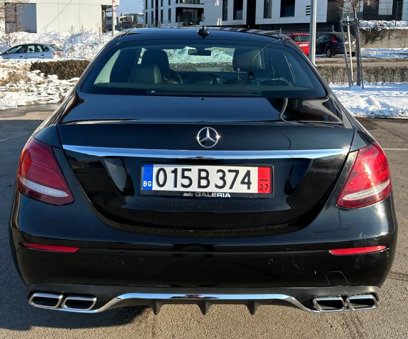 Mercedes-Benz E 220 AMG PACK, снимка 9 - Автомобили и джипове - 49478966