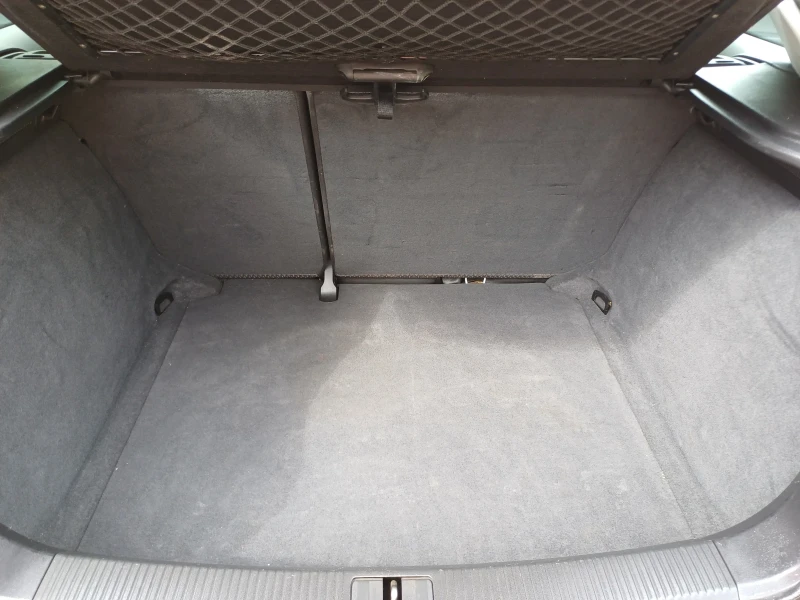 Audi A3 1.6 TDI Ambiente, снимка 11 - Автомобили и джипове - 49815213