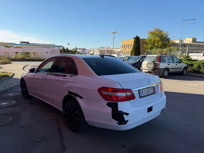 Mercedes-Benz E 220 БАРТЕР* УНИКАТ* КОЖА* НАВИ, снимка 7 - Автомобили и джипове - 52175036