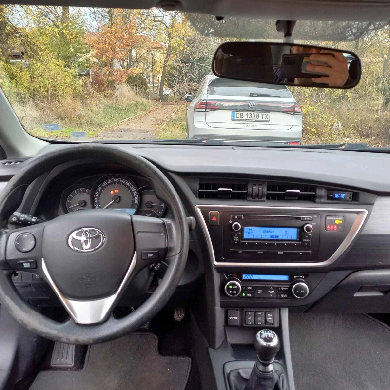 Toyota Auris, снимка 5 - Автомобили и джипове - 52432134