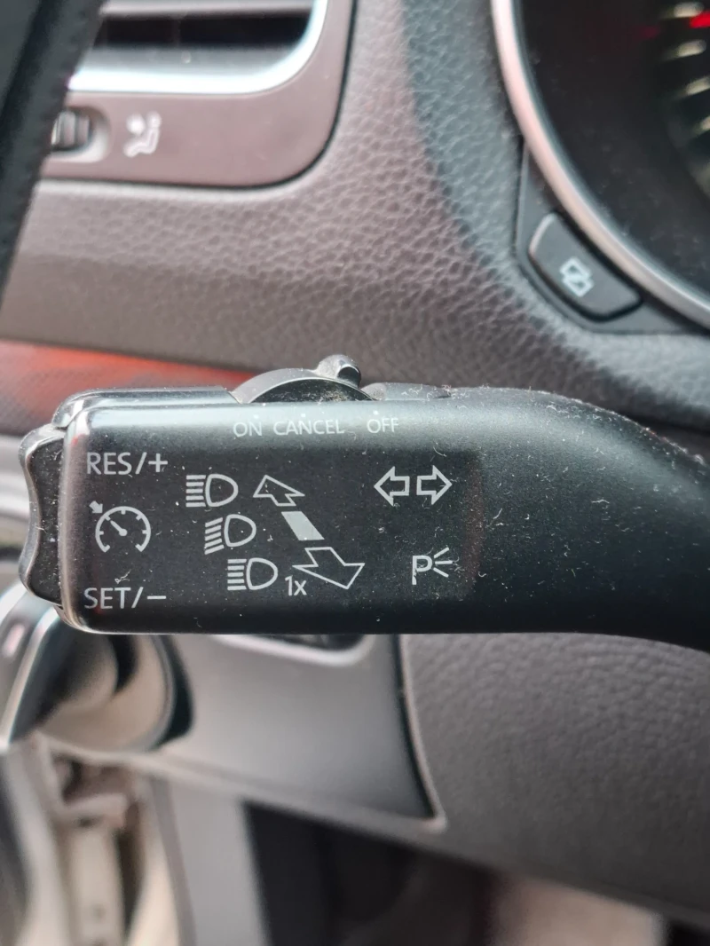 VW Golf 1.6TDI, снимка 8 - Автомобили и джипове - 52775622