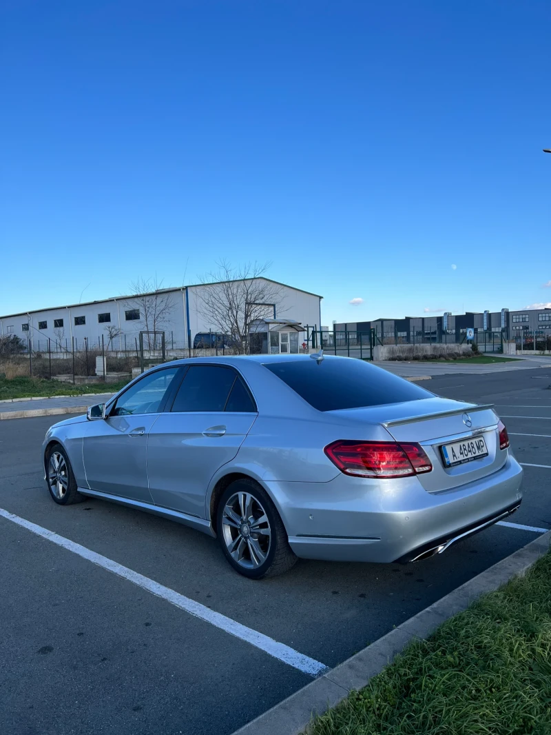 Mercedes-Benz E 220, снимка 7 - Автомобили и джипове - 52944165