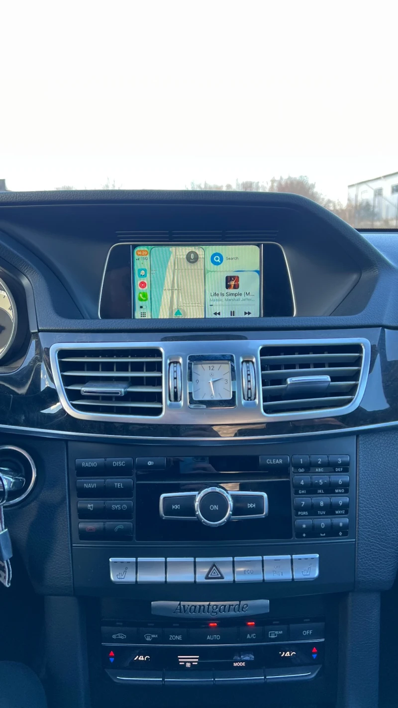 Mercedes-Benz E 220, снимка 11 - Автомобили и джипове - 52944165