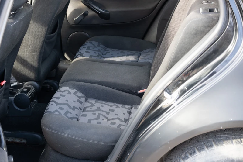 VW Golf 1.9 TDI 90кс, снимка 5 - Автомобили и джипове - 53013575