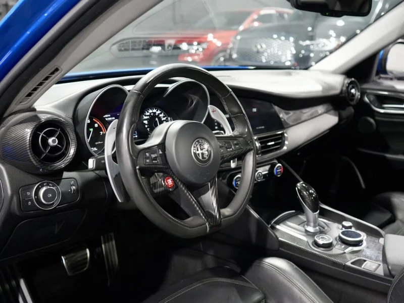 Alfa Romeo Giulia * Ti SPORT  * HeadUp* * AвтоКредит* (ЦЕНА ДО БГ), снимка 4 - Автомобили и джипове - 53141729