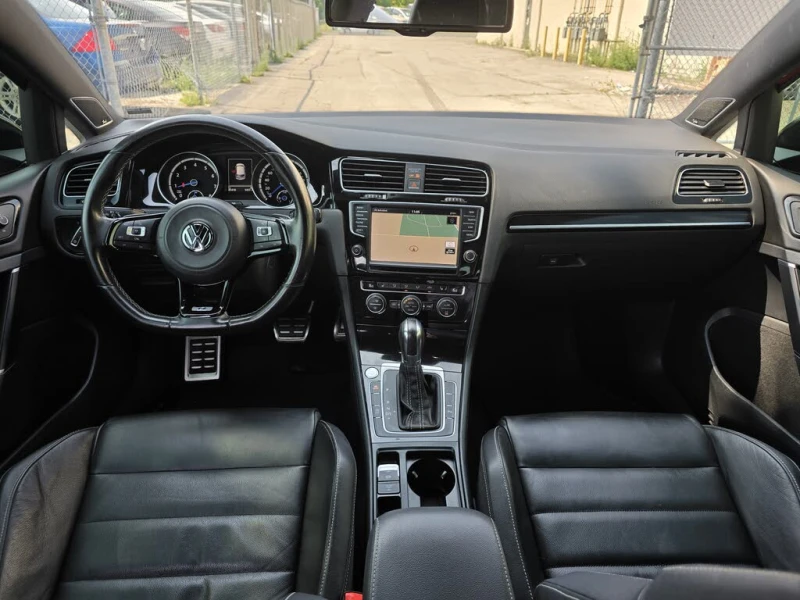 VW Golf R 4-Door with DCC * АвтоКредит* (Цена до БГ) , снимка 9 - Автомобили и джипове - 53406822